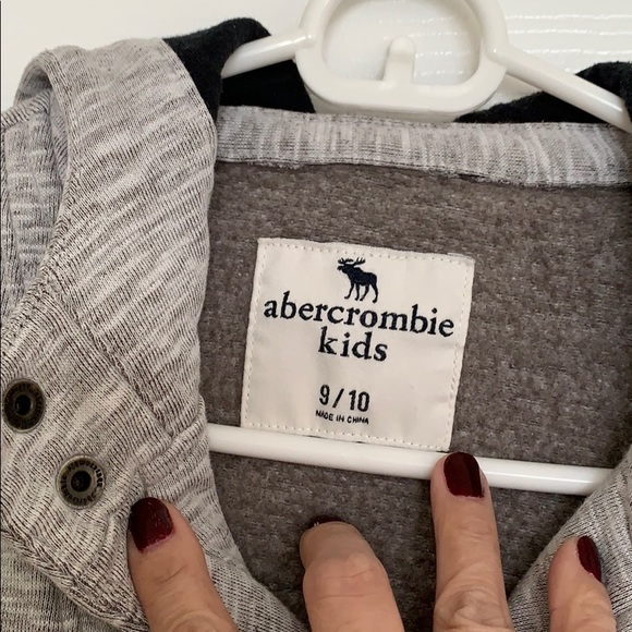 Abercrombie and Fitch Kids boy’s hoodie - Picture 3 of 5